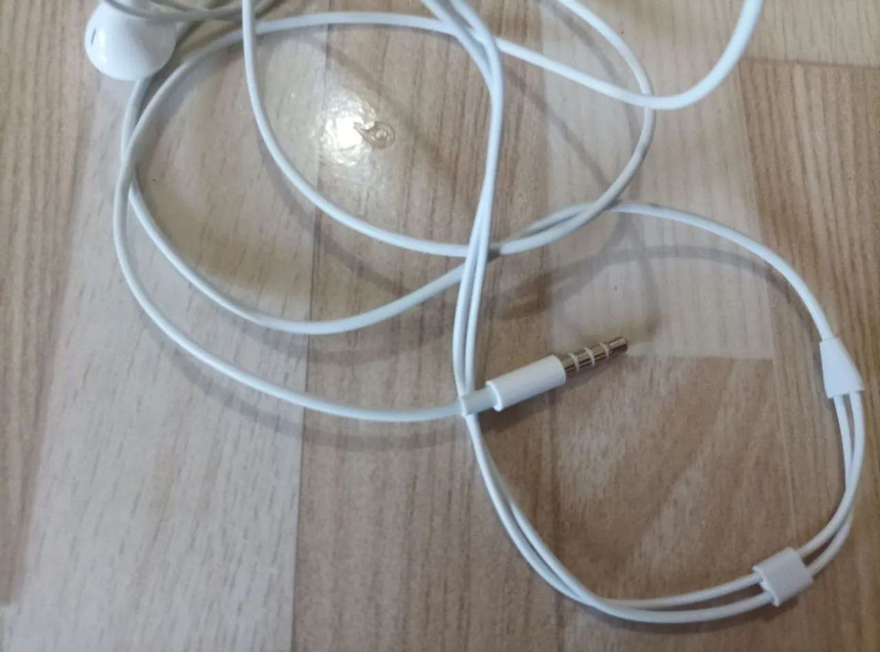 Fones de Ouvido Apple EarPods com Fio - Foto 3