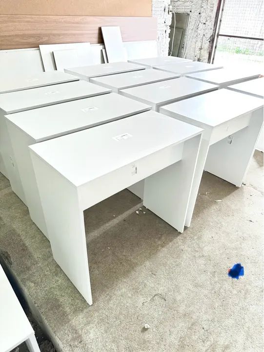 ESCRIVANINHA MULTIUSO OU MESA DE MANICURE DE MDF - Foto 3