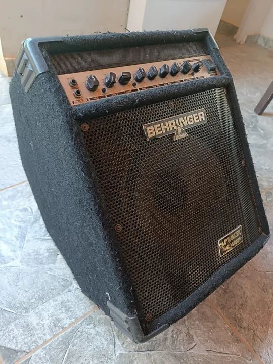 Amplificador de Baixo - Behringer Ultrabass BX1200