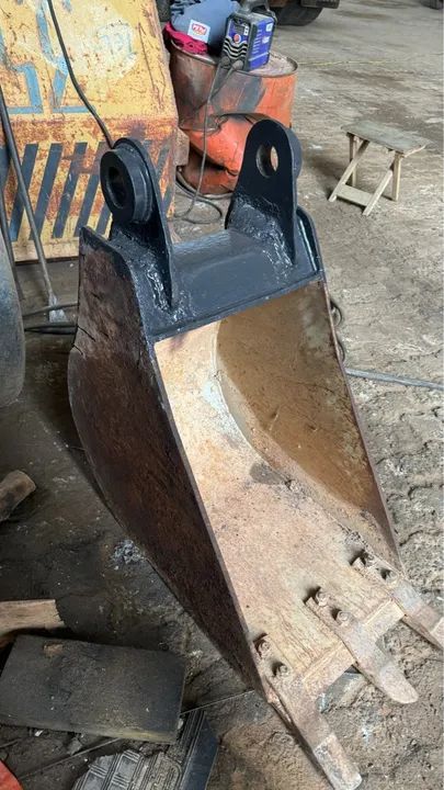 Caçamba para retroescavadeira 40cm