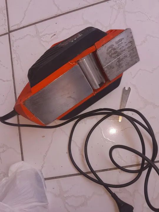 Plaina elétrica black decker  - Foto 2