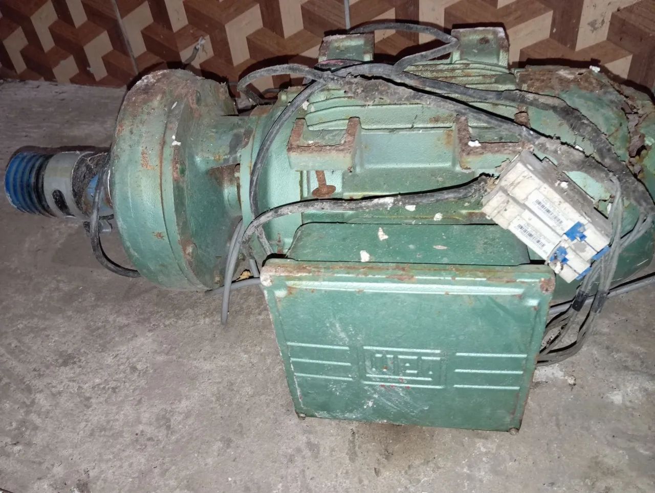 Bomba centrífuga 5 CV thebe e micro tratorito da búfalo 5cv diesel. 4 mil kda 1.