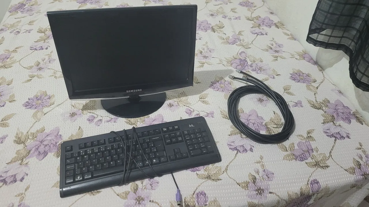 Câmera de segurança Samsung + teclado