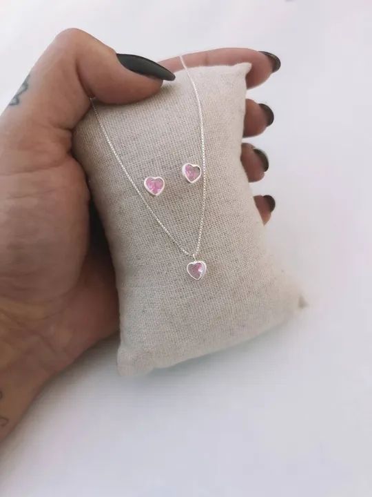 Conjunto de Colar e Brincos de Coração em prata