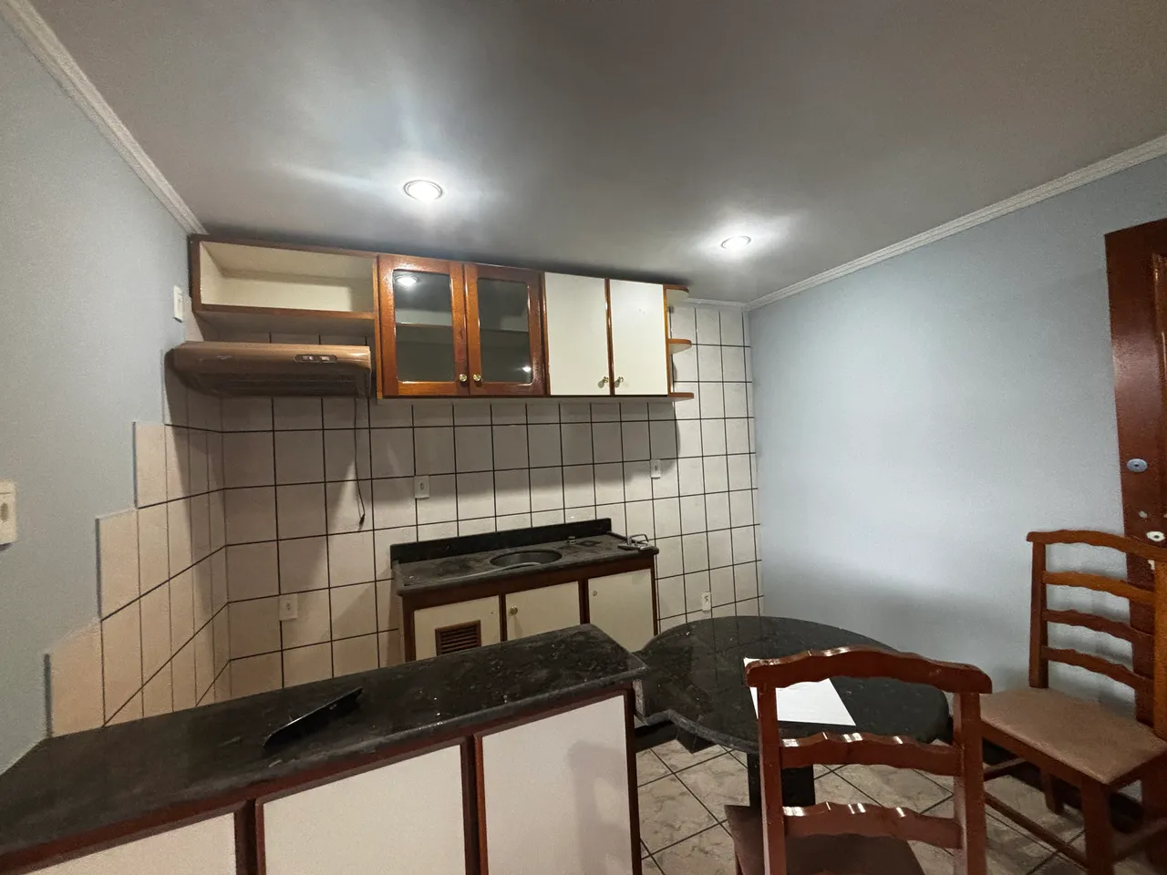 ALUGO LOFT COM 01 SUÍTE SEMI MOBILIADO INCLUSO LUZ E AGUA