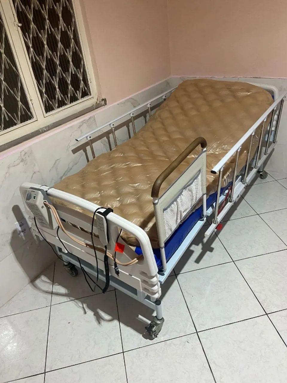 CAMA HOSPITALAR + COLCHÃO PNEUMÁTICO