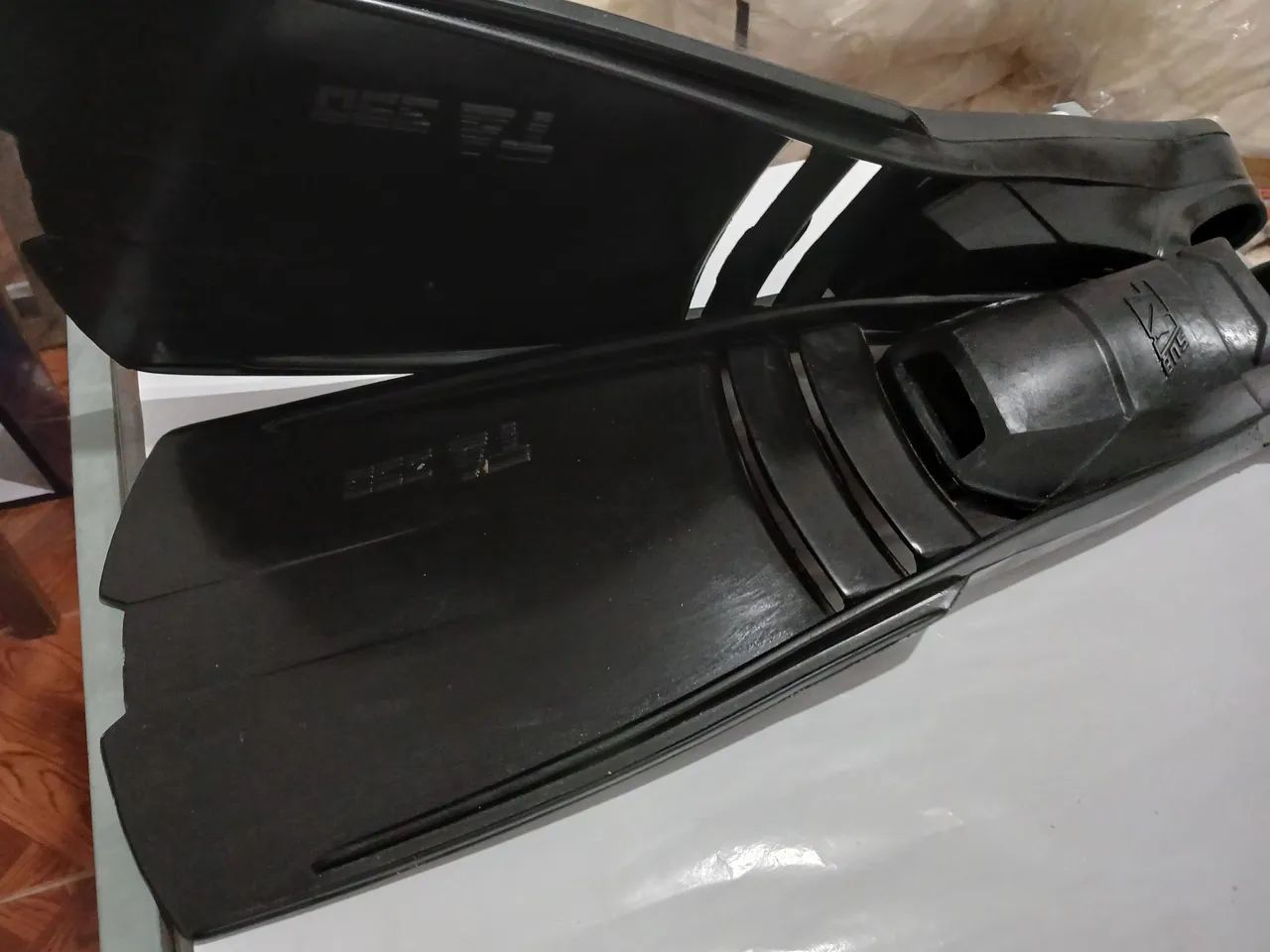 Par de nadadeiras T. AMATO -  tamanho G