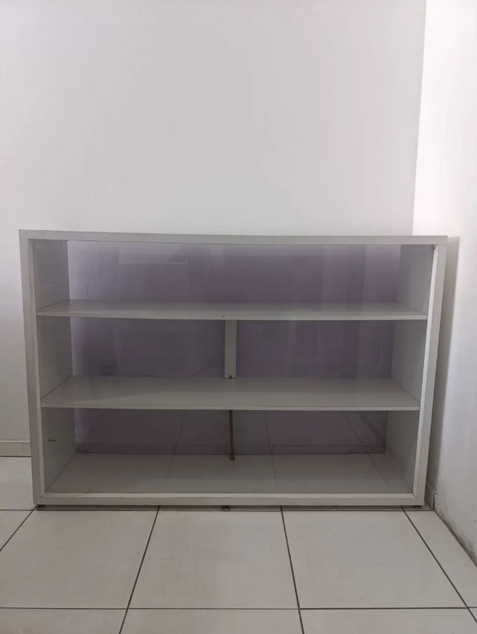 Balcão expositor com vidro para lojas