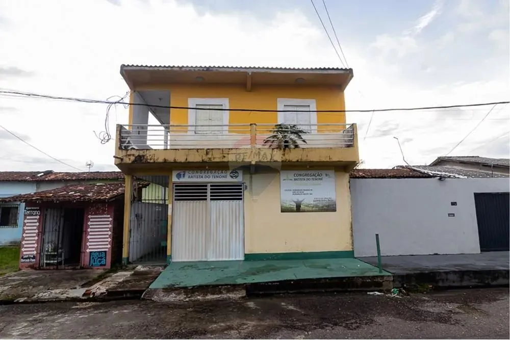Prédio Comercial 180M² com 3 apartamento e 1 ponto comercial.