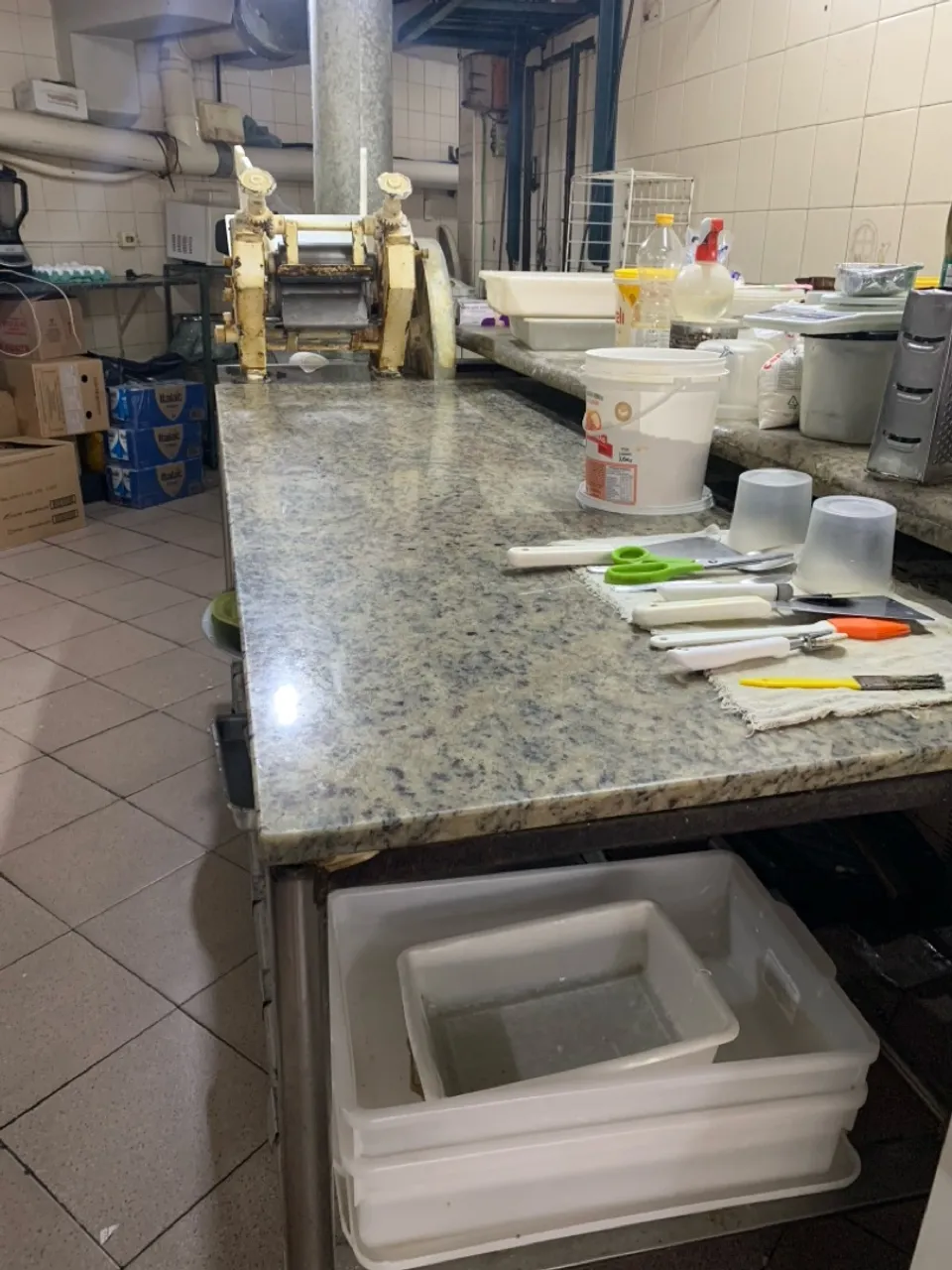 Mesa de trabalho para cozinha industrial