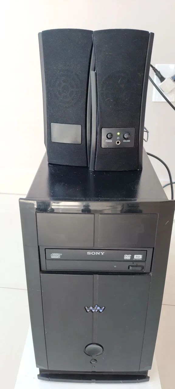 Computador com Windows 11 completo