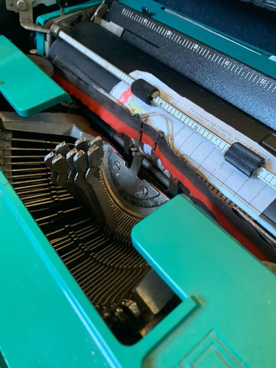 Máquina de escrever Olivetti Studio 45 64661943634049123