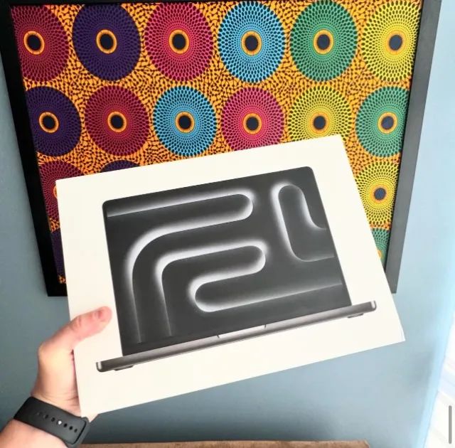 Apple MacBook Pro com Chip M3 Pro e Tela de 14.2'' 512GB de SSD e 18GB de RAM | Lacrado