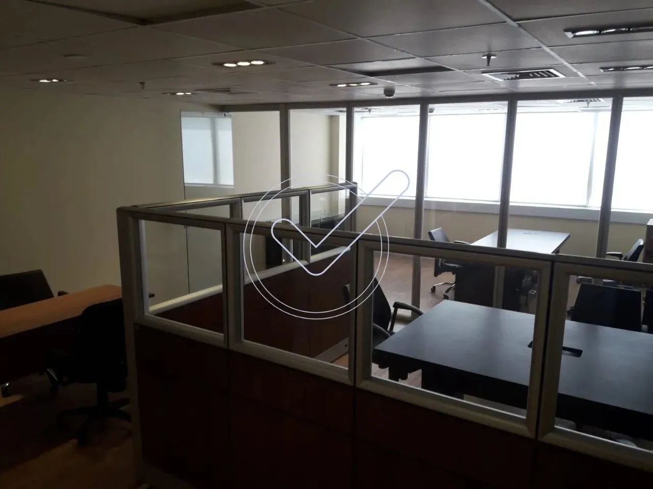 Locação de Sala Comercial no Ed. Montreal Plaza - Alphaville (Empresarial 18 do Forte) - Foto 2