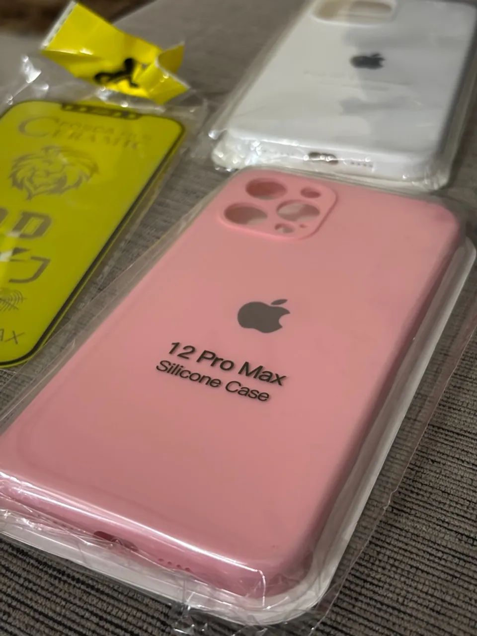 Capas para iPhone 12 Pro Max - Silicone e Película de Vidro - Foto 2