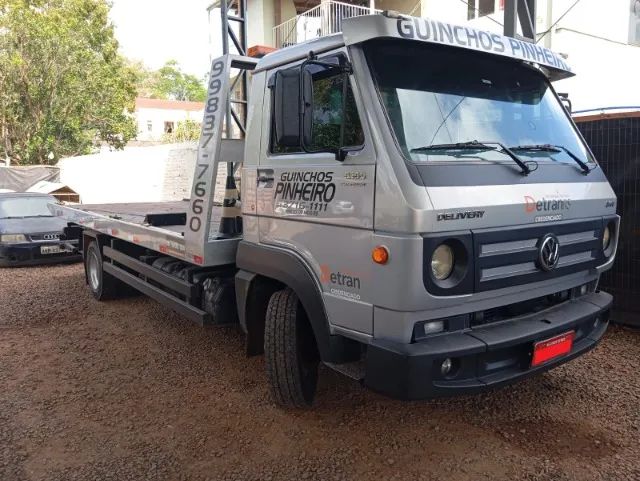Vendo caminhão reboque guincho plataforma auto socorro