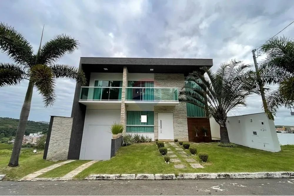 Casa 4 quartos 2 suites, garagem, piscina e área gourmet para locação no Condomínio Nova G