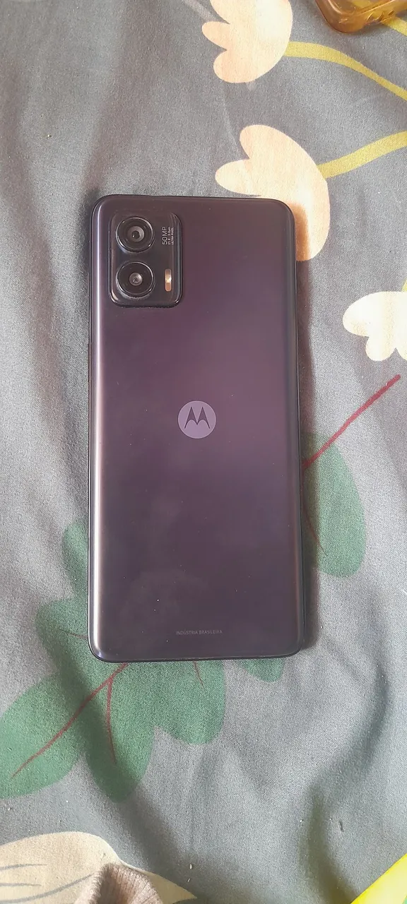 Vende se um celular moto g73, 128 g, câmera de 50 MP,