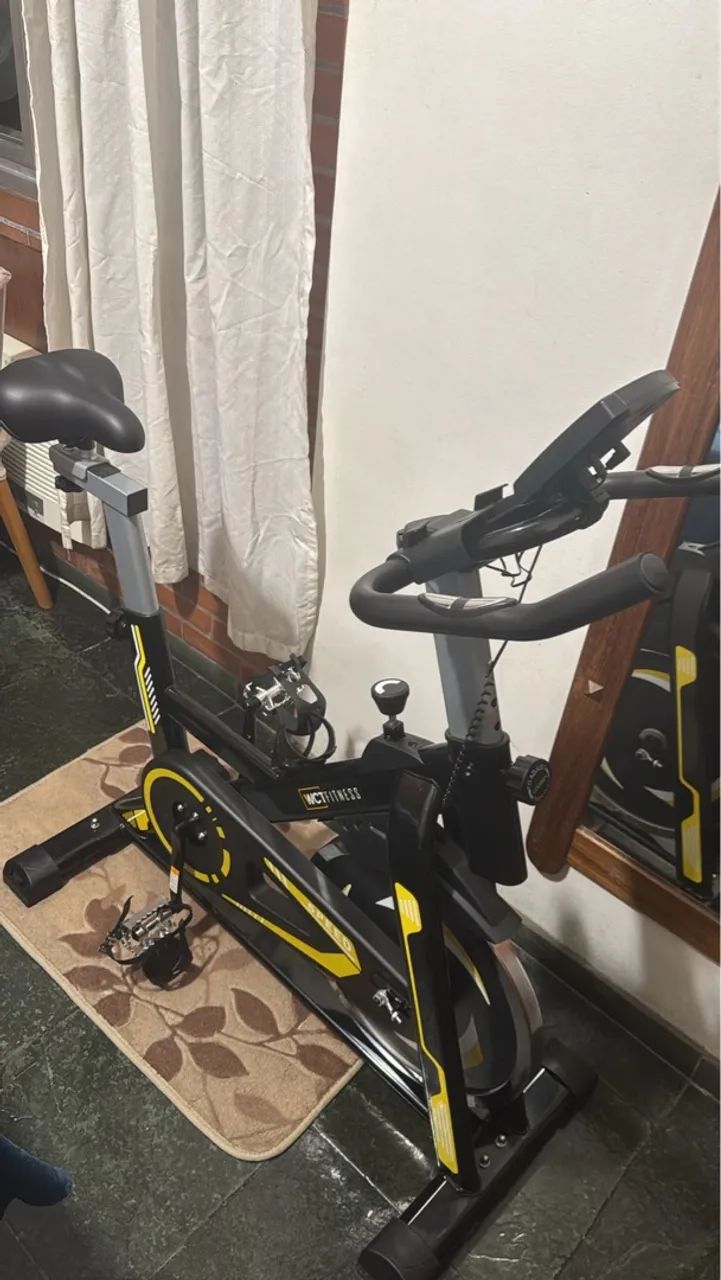 Bicicleta de spinning- ótima para treinar em casa - Foto 2