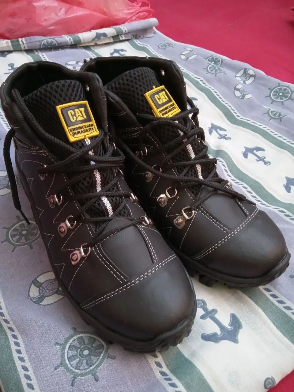 Bota masculina para trilha 