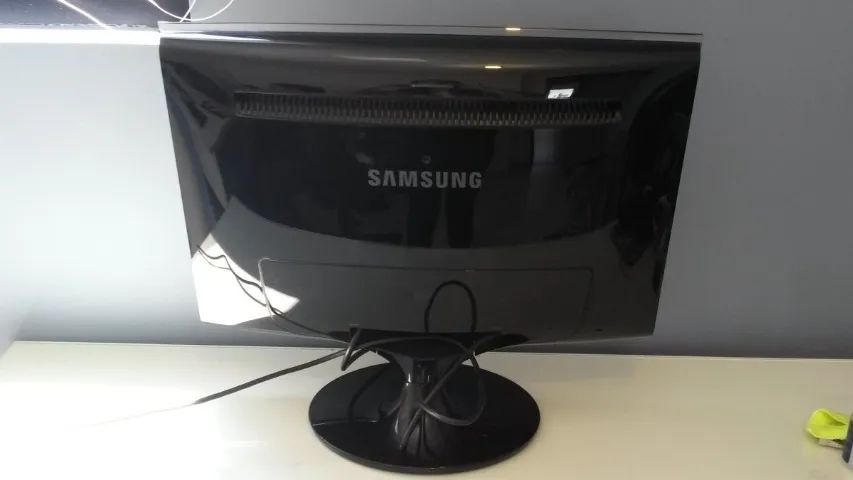 Monitor T220 Samsung 22'' polegadas Wide + Suporte de parede (brinde)  - Foto 5