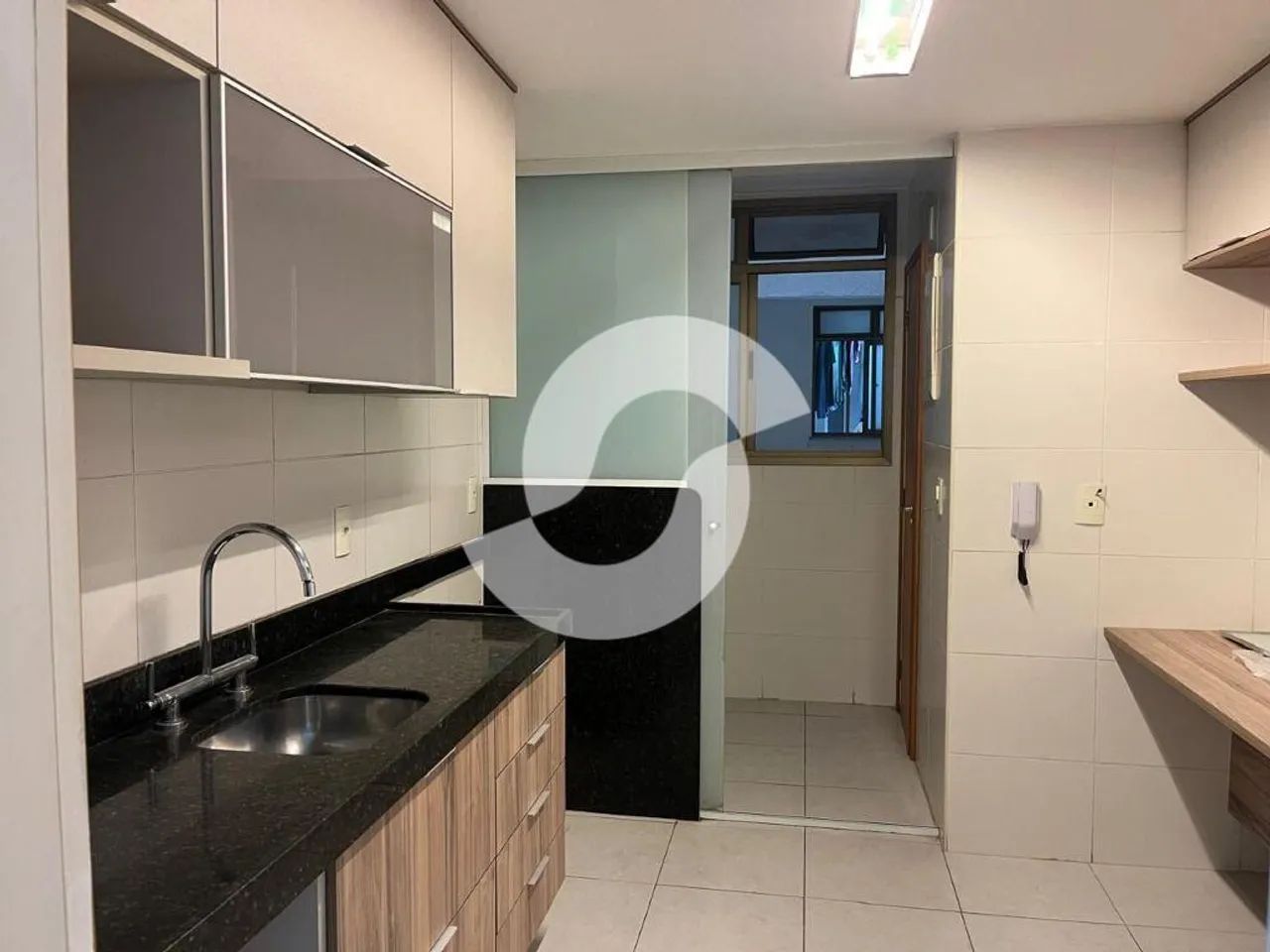 Apartamento à venda com varanda e infraestrutura completa!