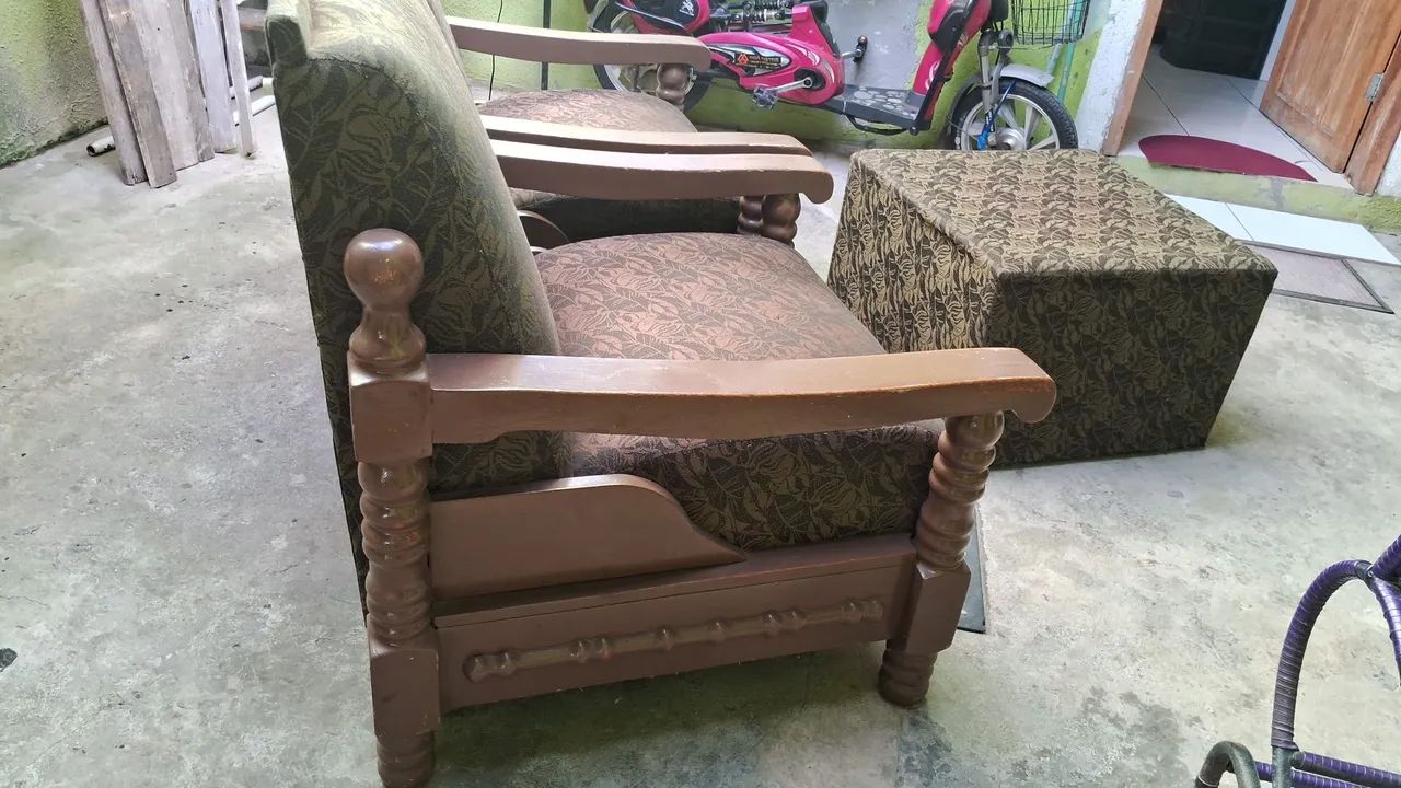 Poltronas Sofá Amadeirado 2 Lugares. - Foto 4