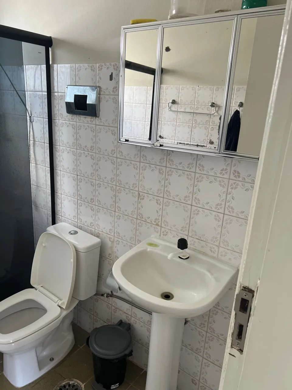 Alugo quarto