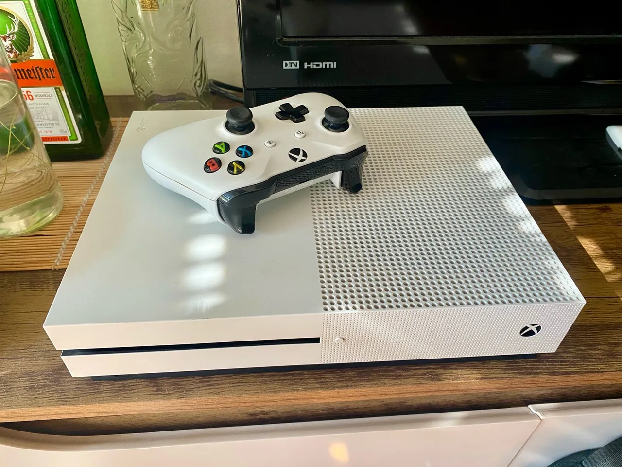 Xbox One S com 2 Controles