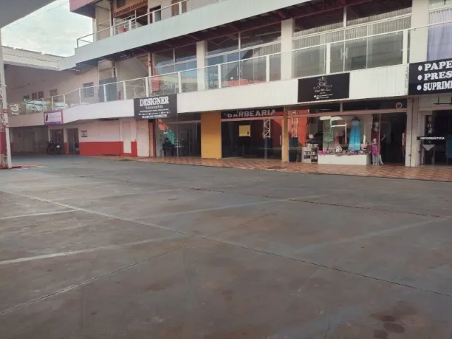 Apartamento de 3 quartos 2 banheiros no São Conrado em galeria comercial