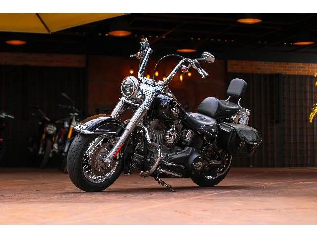 Harley-Davidson Heritage Softail Classic FLSTC 2010 - Foto 2