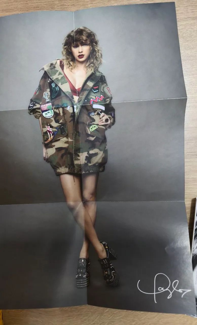 CD Taylor Swift Reputation com poster  - Foto 6