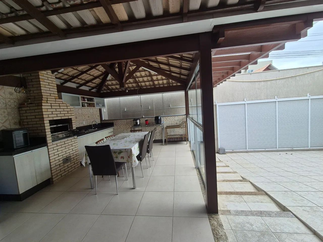 CASA COLINA DE LARANJEIRAS 04 QUARTOS