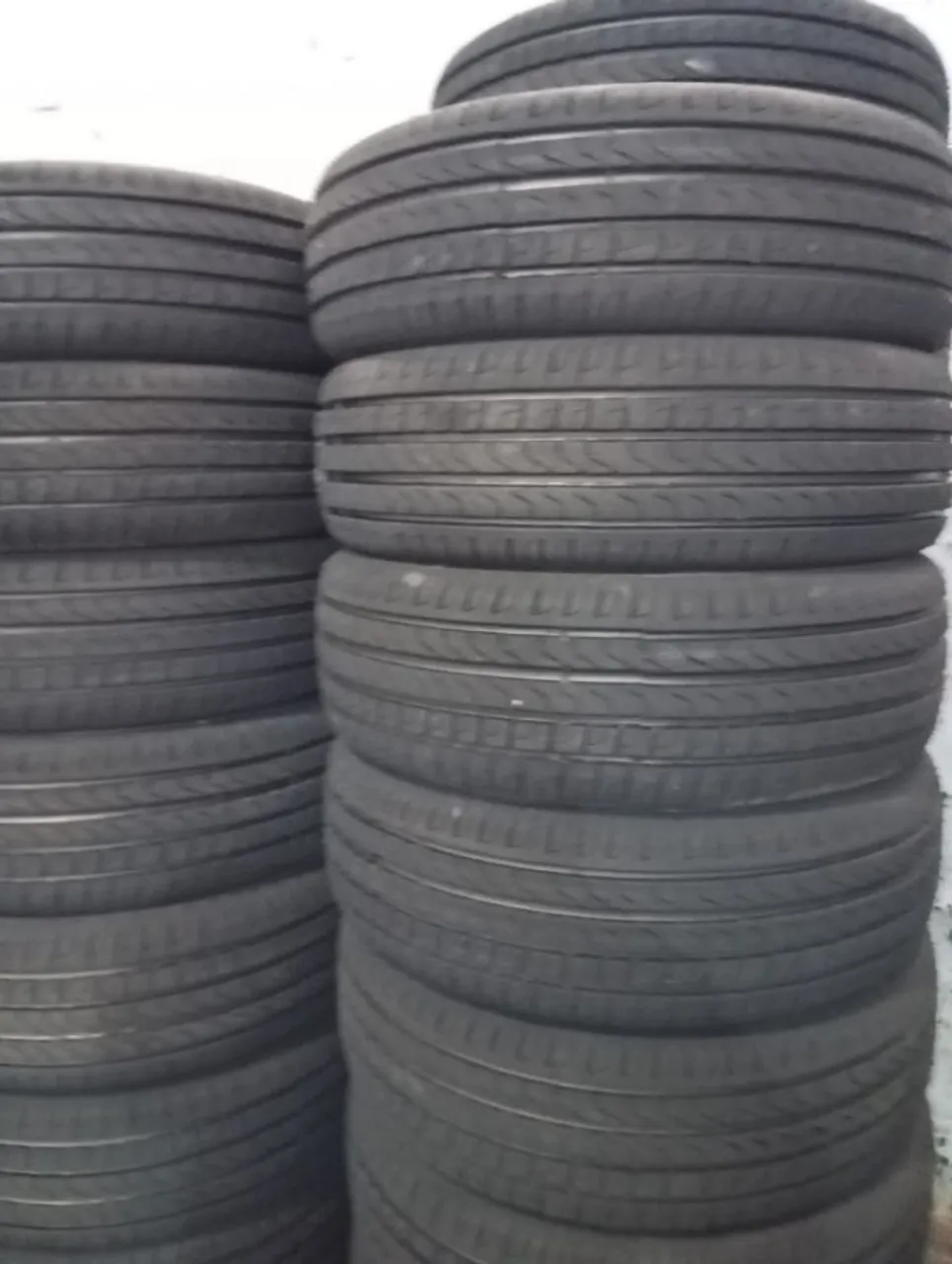Não deixe passar pneus com preços que cabem no seu bolso 195/60-15 por 190,00