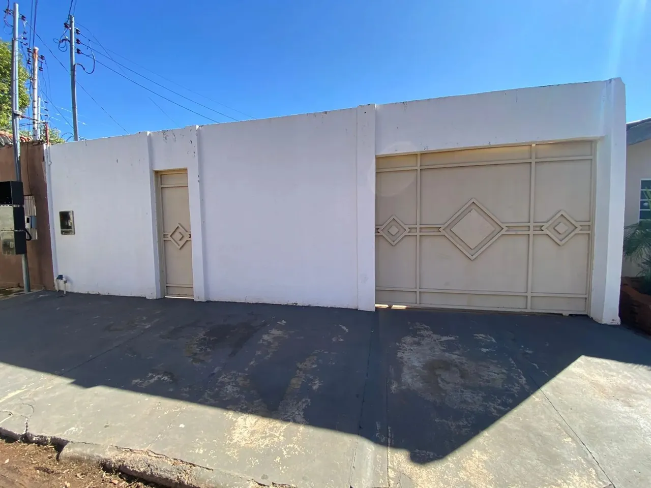 VENDO CASA COM 2 QUARTOS