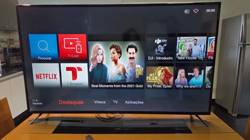 Televisão de LED de 65 Polegadas
