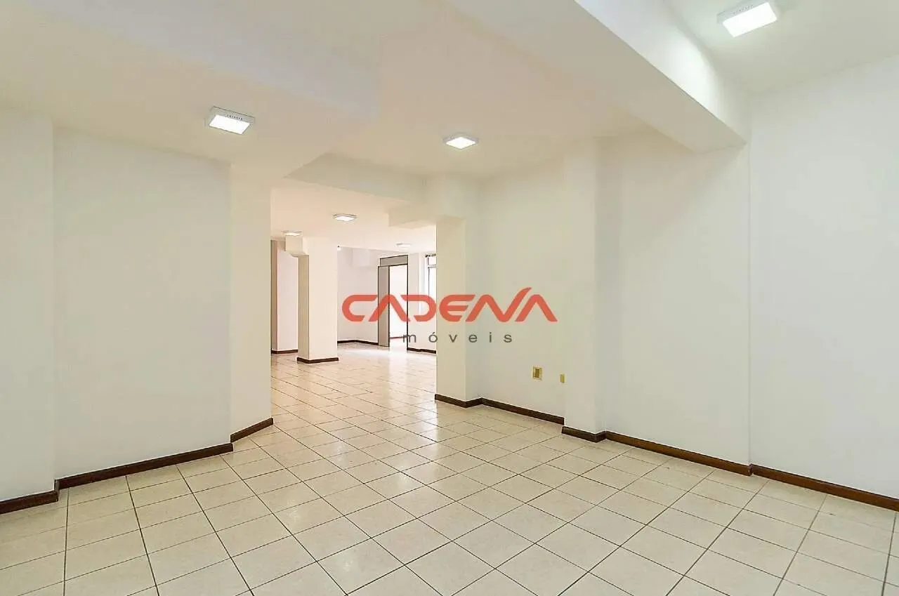Conjunto comercial com 02 salas e 1 vaga para aluguel no Bacacheri