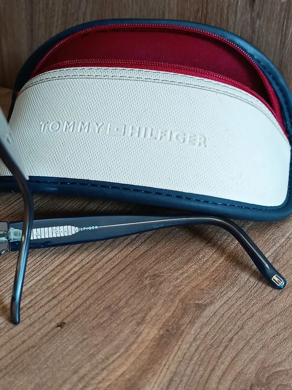 Óculos de Sol Tommy Hilfiger Original Italy - Foto 2