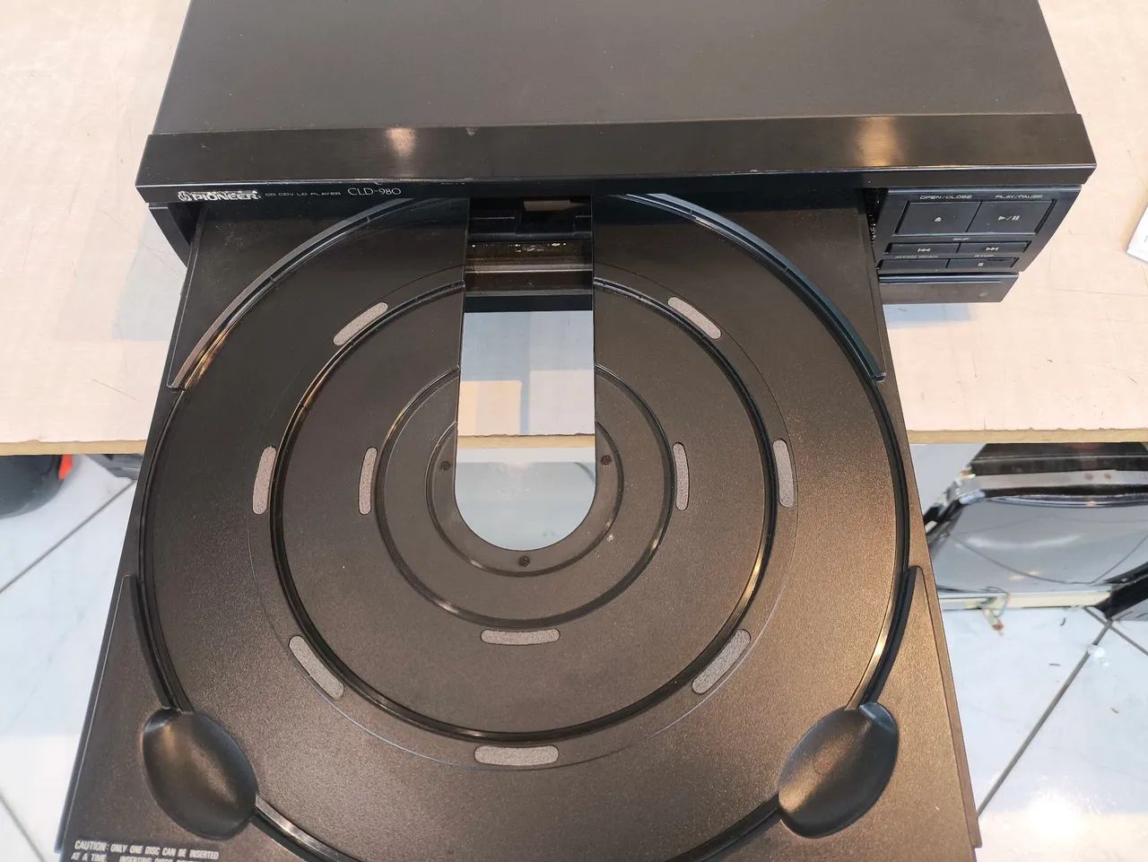Antigo laserdisc pionner CLD - 980 PARA PEÇAS OU POSSÍVEL RESTAURO  - Foto 4