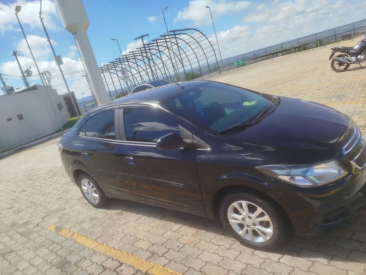 Vende se prisma LTZ.  - Foto 2