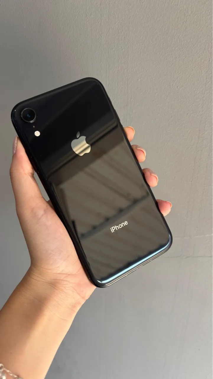 Vendo IPhone XR (Acabei de trocar a bateria, está 100%)