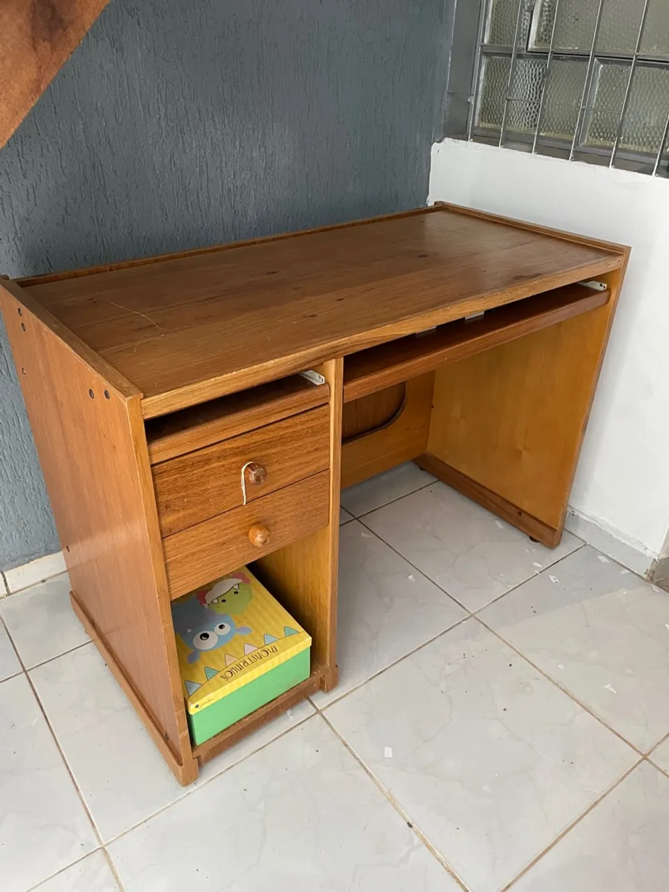Escrivaninha de madeira para escritório