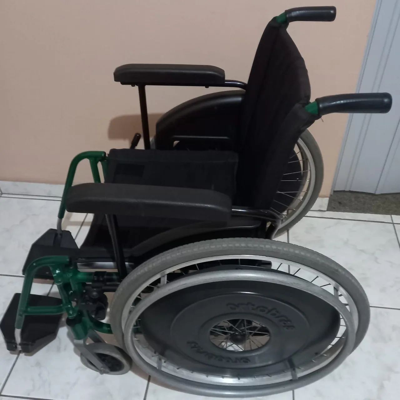 Cadeira de rodas em ótimo estado