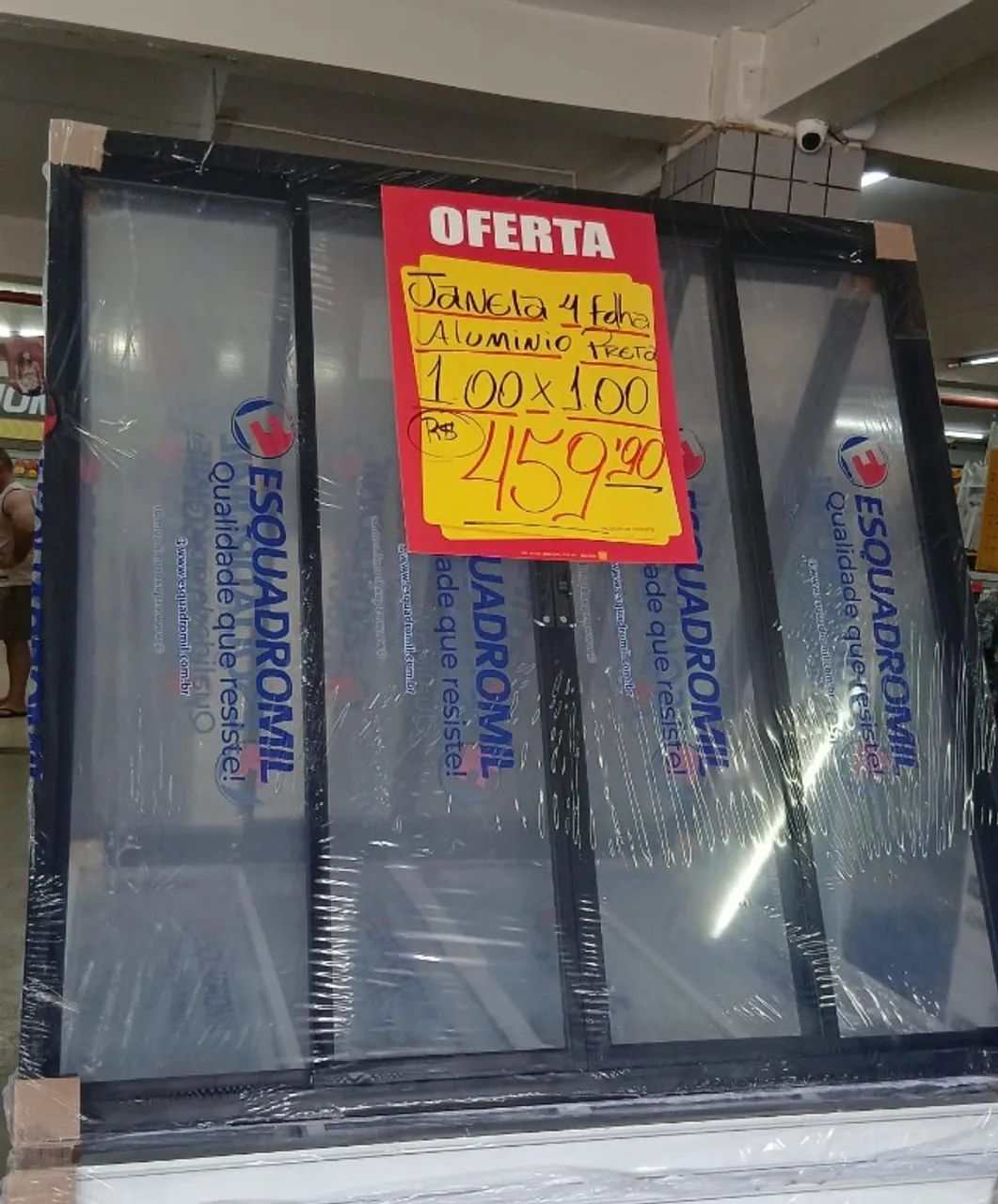 Janela alumínio preta 4 folhas com vidro 1.0x1.0  a vista R$459,90 