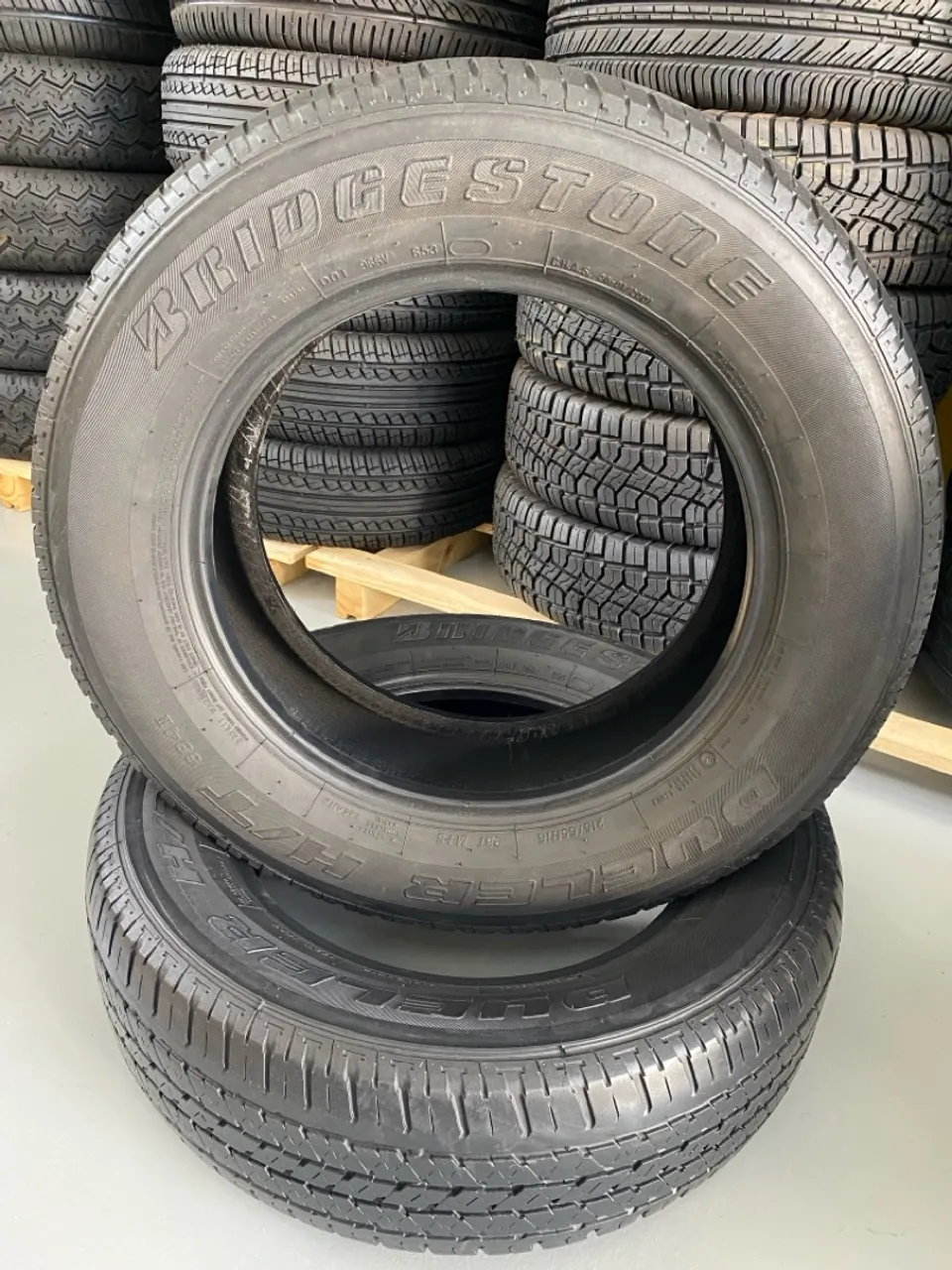 02 PNEUS 215/65/16 BRIDGESTONE USADOS