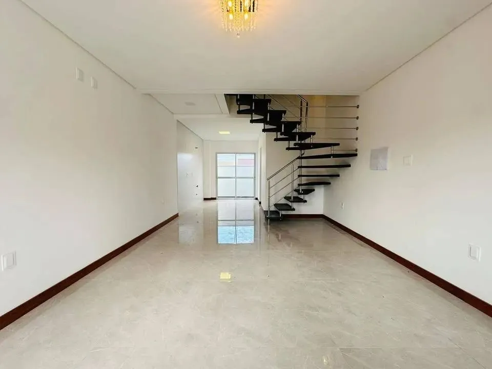 Sobrado para venda tem 84 metros quadrados com 2 quartos em Bela Vista - Palhoça - SC