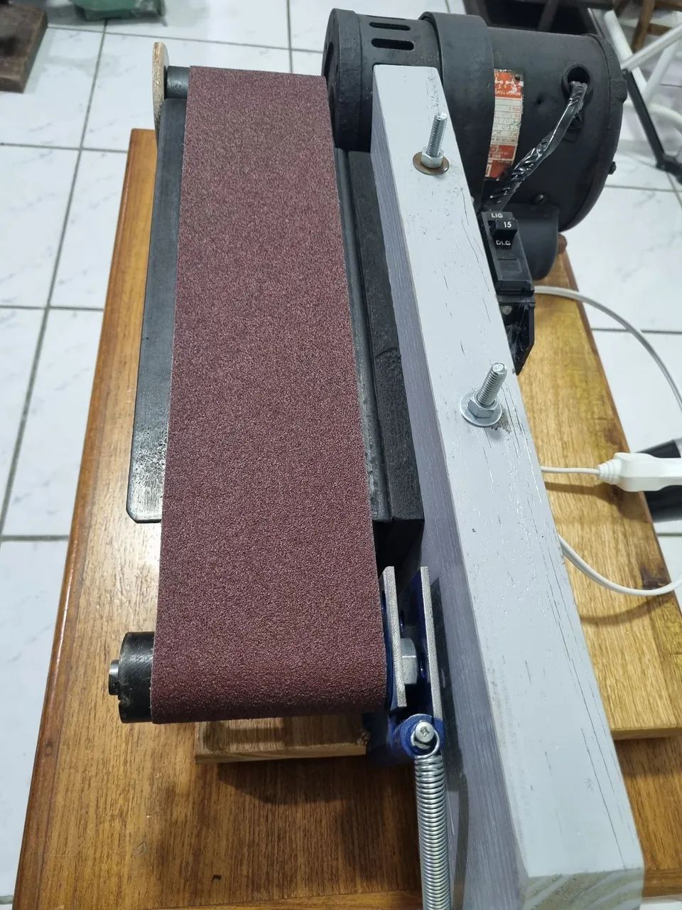 Lixadeira de cinta64242740131075122