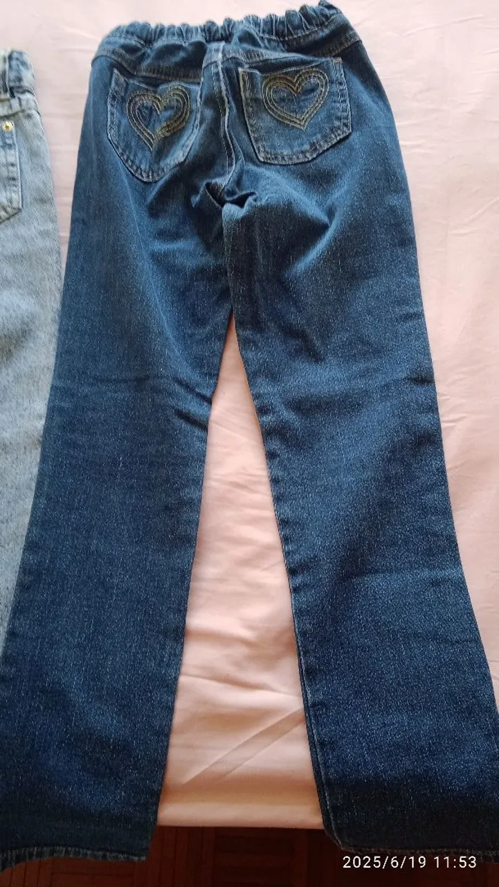 Calça Jeans Infantil com Detalhe de Coração