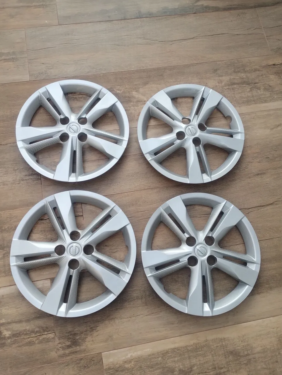 Calotas Nissan kics 2020 original sem uso