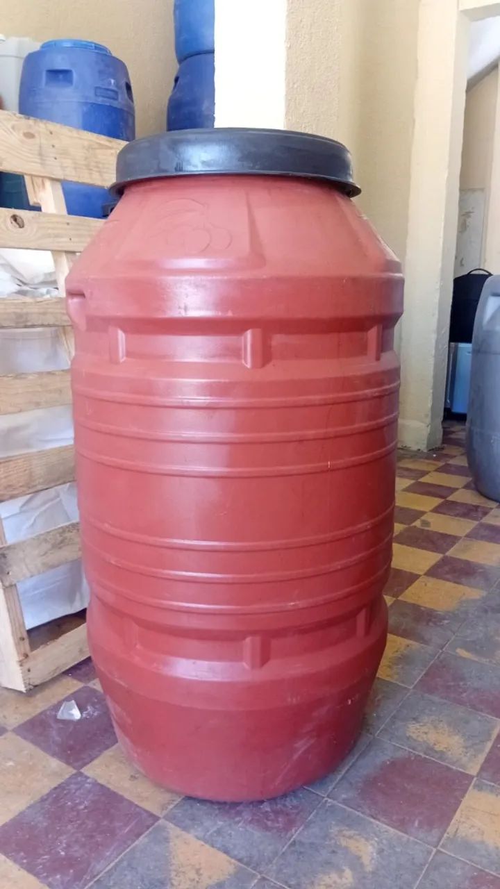 Bombona Plástica 260L - Azeitona 64842091236353120